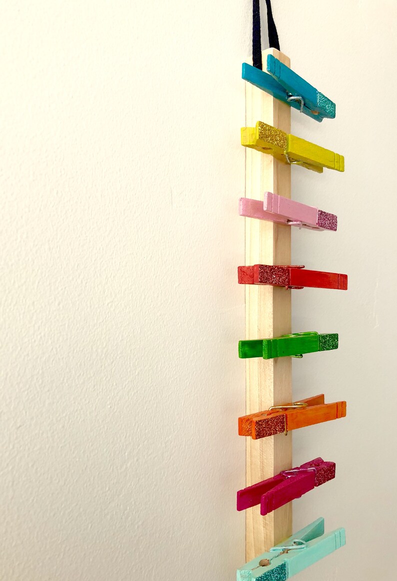 CLOTHESPIN WALL HANGING Hand Painted Glitter Clothespin Photo Etsy