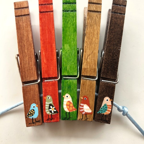 BIRD CLOTHESPINS hand painted Magnets cute bird Thanksgiving table hostess gift chip clip place card holder party favor photo garland clip