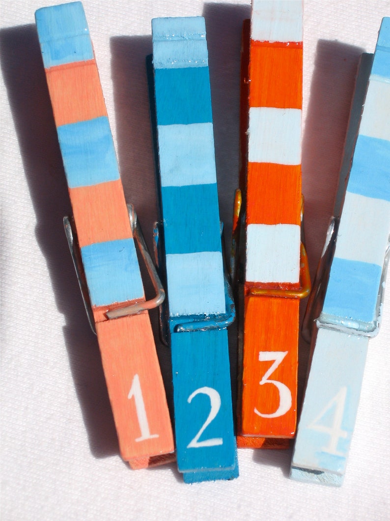 NUMBERED CLOTHESPINS hand painted clothespin set Etsy.de