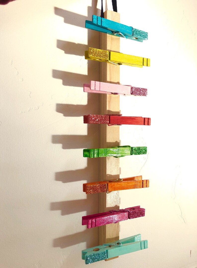 CLOTHESPIN WALL HANGING Hand Painted Glitter Clothespin Photo Etsy