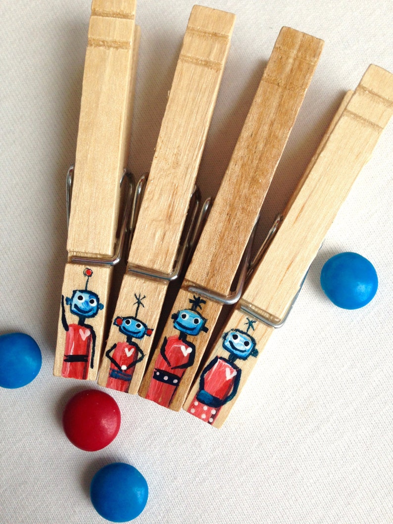 ROBOT FAMILY Hand Painted Clothespin Pegs Retro Robot Etsy