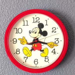 Vintage 1980s Mickey Mouse Lorus Quartz Clock - Mickey&#39;s Hands Tell the Time - Perfect working condition for Disneyaya Collectors!