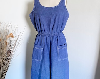 Vintage 80's Chambray dress with a Fit and Flare Style