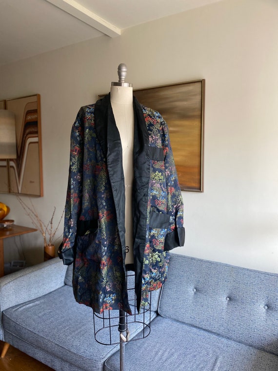 Vintage Brocade Chinese Robe / Jacquard Coat