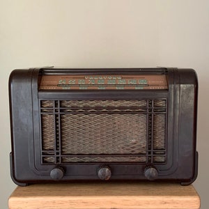 Antique Western Auto Supply D-2612 Truetone Radio 1946 Works