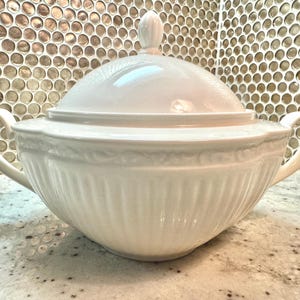Mikasa Italian Countryside Casserole Dish: Embossed White Stoneware Serving Bowl