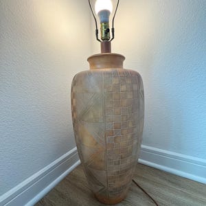 1988 Postmodern Ceramic Lamp, Vintage Casual Lamps of California - Tribal Southwestern Decor. Shipping cost in description box.