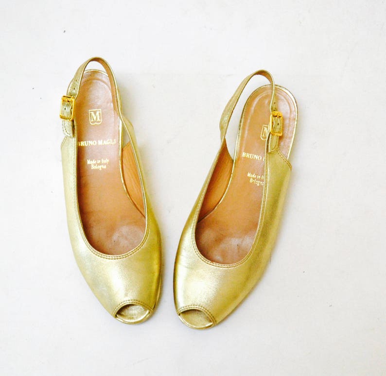Vintage Gold Metallic Leather Sandals Slip on Heels Shoes 6 1/2 Burn Magli Made in Italy// Gold Leather Peep toling Backs Wedge 6 1/2 image 4