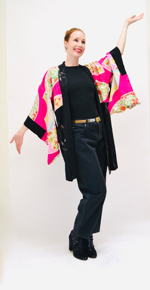 Vintage Kimono Jacket Robe Pink Black Fan Floral … - image 5