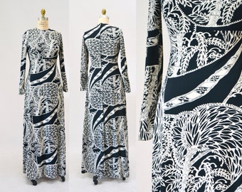 70s Vintage Maxi Dress Floral Print Long Sleeve Size Small Medium Black White Knit Long Sleeve Dress// Vintage 70s Printed Maxi Dress