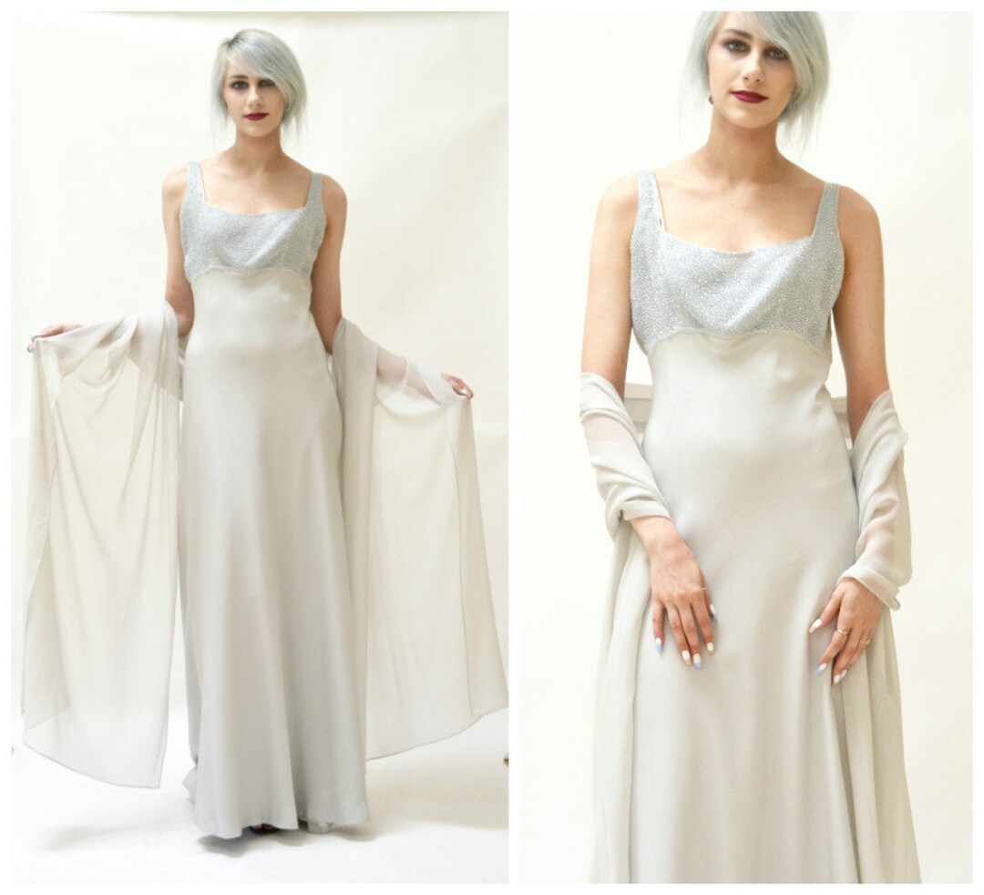 Vintage Silk Evening Gown Size Medium Grey Silver// Vintage Beaded