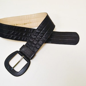 Yves Saint Laurent 70 display picture 1