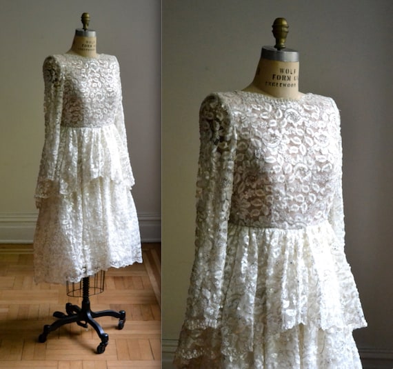 Exquisite Vintage White Lace Wedding Dress Sequin… - image 1