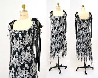 Abito vintage in seta con paillettes e taglio sbieco anni 2000 Y2K, abito in seta con stampa floreale bianco e nero, taglia M // Abito grunge in seta con paillettes e taglio sbieco anni '90, taglia M