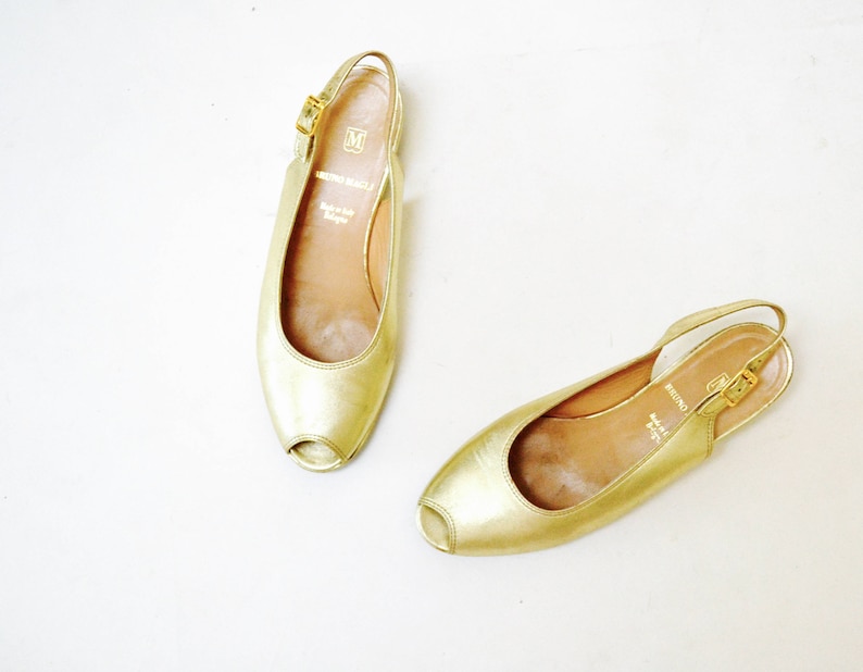 Vintage Gold Metallic Leather Sandals Slip on Heels Shoes 6 1/2 Burn Magli Made in Italy// Gold Leather Peep toling Backs Wedge 6 1/2 image 3