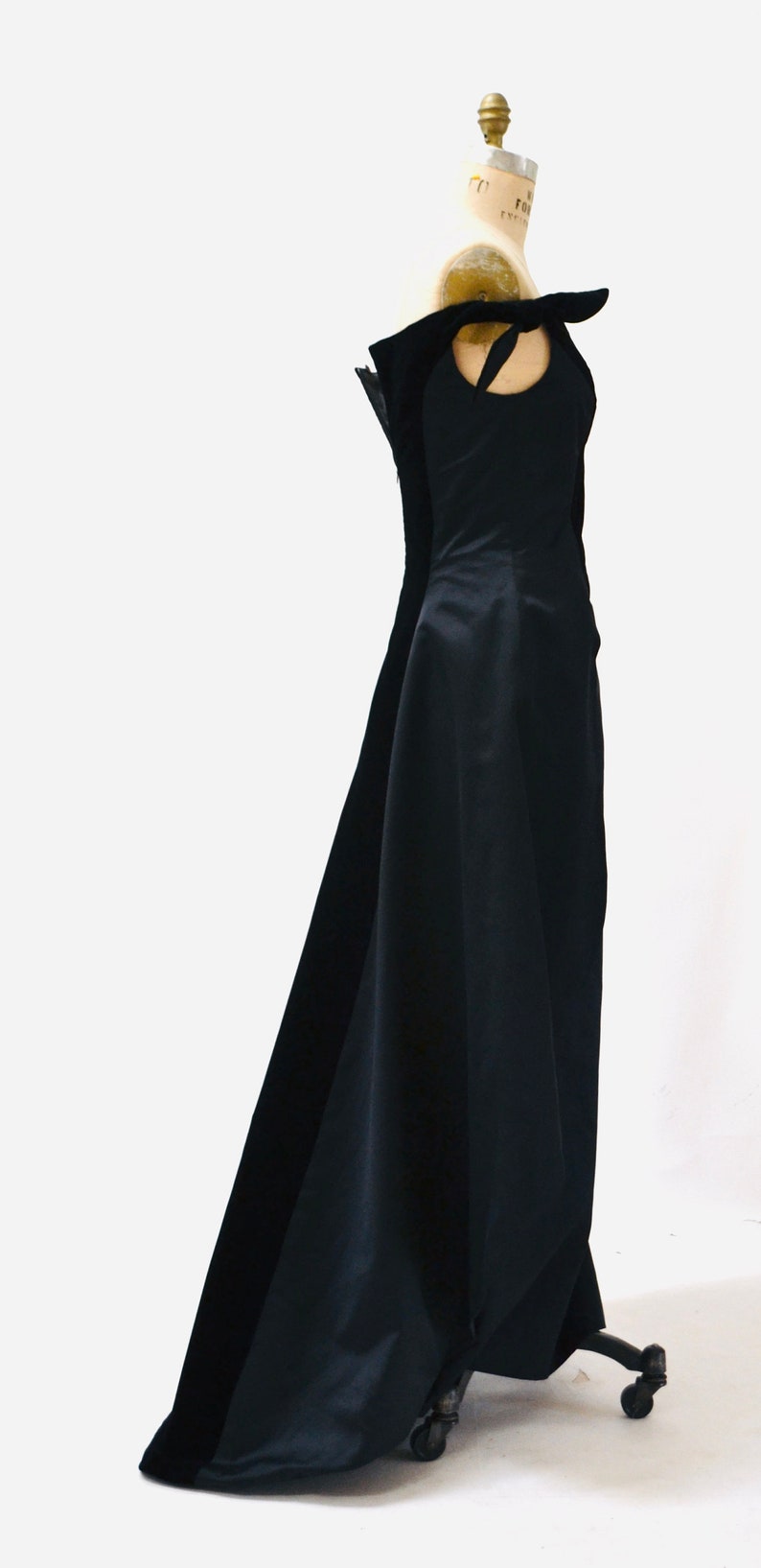 Vintage Escada Couture Black Evening Ball Gown Size 38 Small Black Velvet and Silk Black Evening Gown Dress off the shoulder 90s 00s Dress image 6