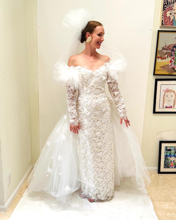 90s Vintage Bob Mackie White Lace Wedding Dress Diamond Collection Bob Mackie Tulle Veil Long Sleeve Conservative Wedding Gown Small Medium