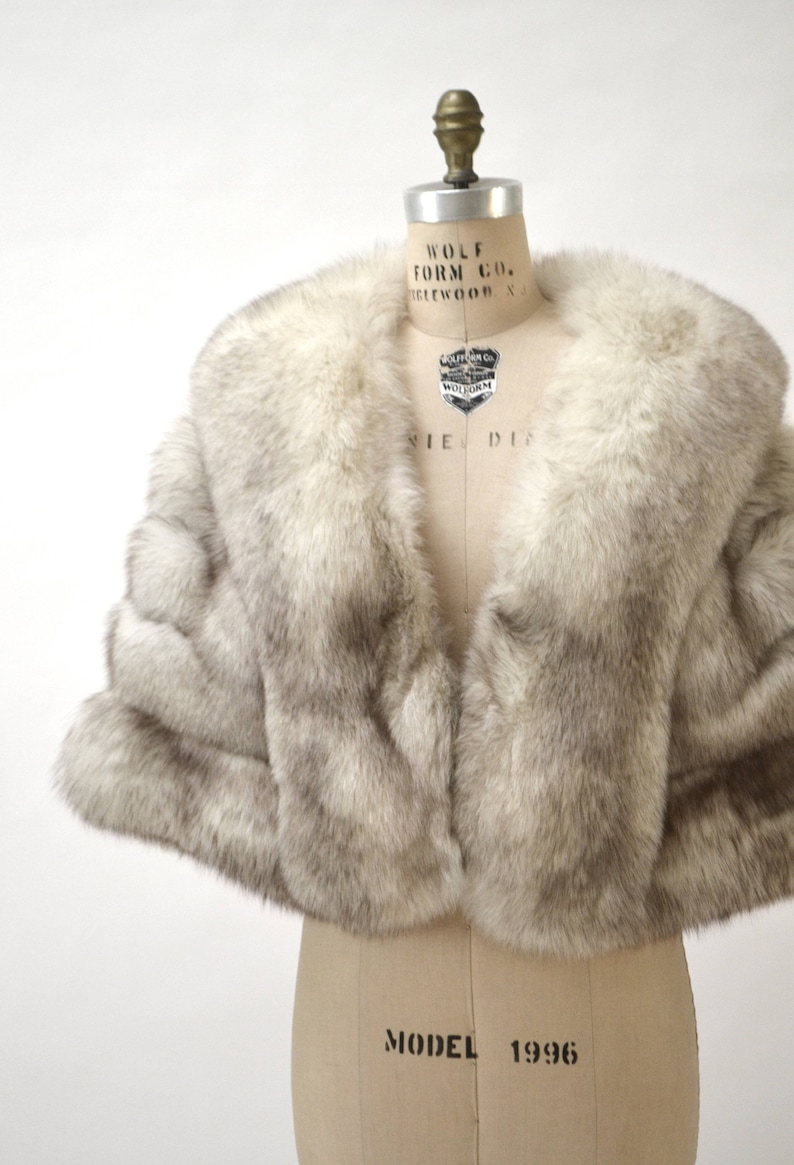 Vintage Cream Fur Cape// Vintage Fur Stole Fox Fur// Vintage Fur Cape Cream White Fox Fur Stole Cape Winter Wedding image 5