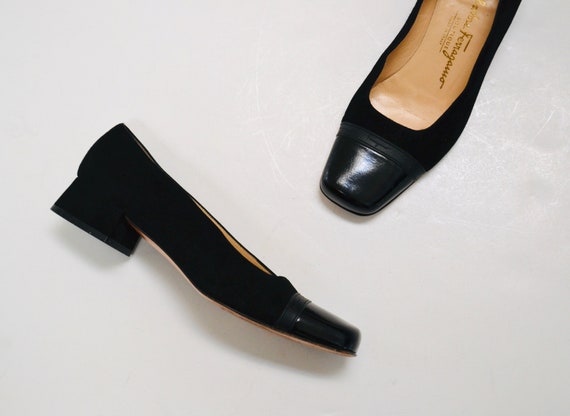 Vintage Salvatore Ferragamo Low Heel Flats Pumps … - image 1