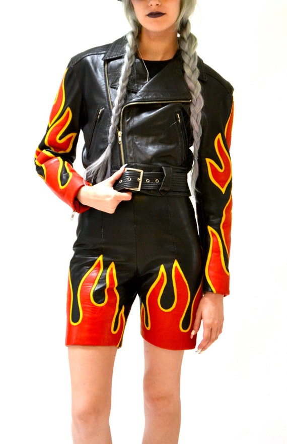 パンツ 90s Vintage LEATHER SHORTS BLACK 80s 90s Vintage Black Leather Shorts Hot Pants Leather Lace