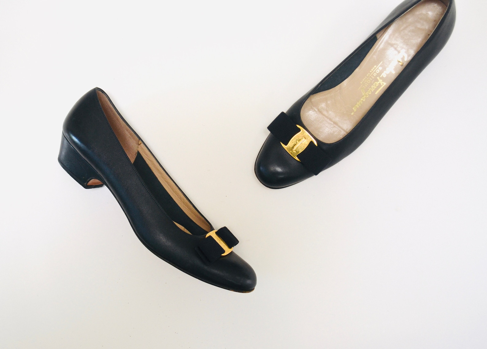 Vintage Salvatore Ferragamo Vara Pumps Shoes Size 8 1/2 AAA - Etsy