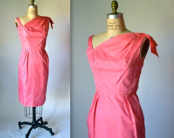 50s 60s Vintage Pink Shift Dress Size Medium in Silk Wiggle Dress// Pink Vintage Bridesmaid Dress Size Small Medium