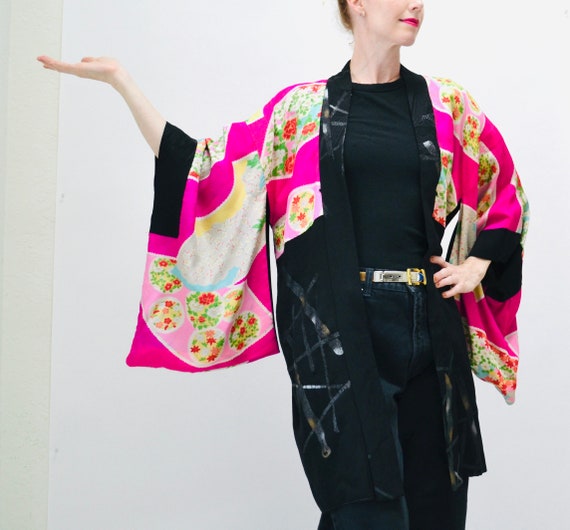 Vintage Kimono Jacket Robe Pink Black Fan Floral … - image 3