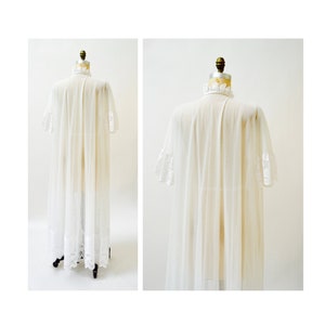 Vintage Peignoir Robe Medium Lace White Ivory Wedding Honeymoon Robe Sheer Nightgown// Vintage Lingerie Peignoir Bridal Wedding image 3