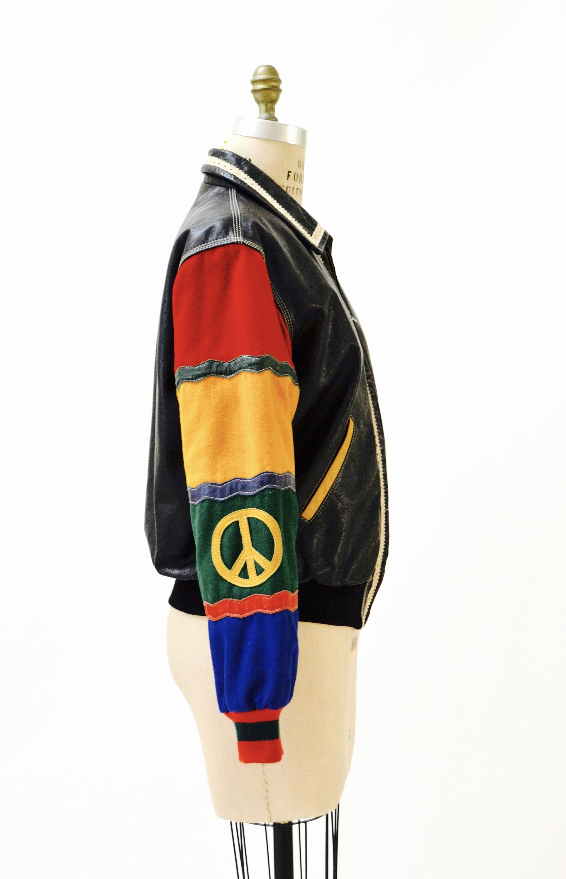 ◆MOSCHINO 24SS 最新◆IN LOVE WE TRUST バイカー ジャケット◆ ◇MOSCHINO 24SS 最新◇IN LOVE WE TRUST バイカー ジャケット