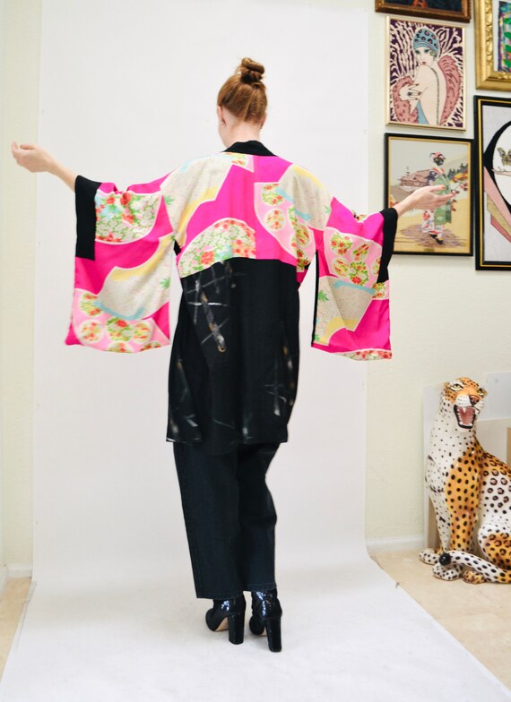 Vintage Kimono Jacket Robe Pink Black Fan Floral … - image 7