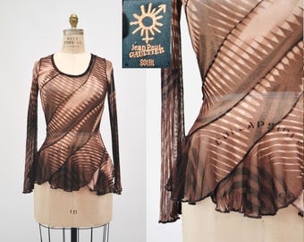 Koszula Jean Paul Gaultier Soleil z lat 2000. z siateczki, długi rękaw, prześwitująca bluzka w stylu op-art, prześwitująca koszula z siateczki, modna bluzka Jean Paul Gaultier w brązowe, jasnobrązowe paski