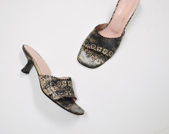 Sandalias estilo mules vintage de tacón alto de los años 90 y 00, talla 8, 8 1/2 y 38 1/2, de piel de serpiente neutra, de piel y tacones bajos, fabricadas en Italia, Donald J. Pliner