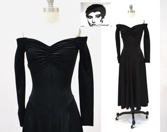 Sukienka z czarnego aksamitu w stylu lat 90. Betsey Johnson XS S // Sukienka imprezowa z lat 90. Dzianinowa sukienka z czarnego aksamitu z długim rękawem i odkrytymi ramionami