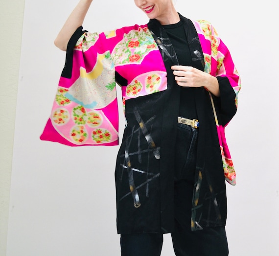 Vintage Kimono Jacket Robe Pink Black Fan Floral … - image 1