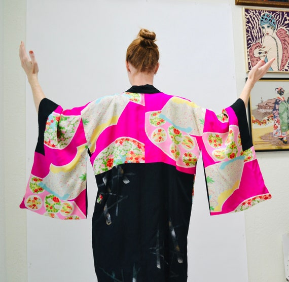 Vintage Kimono Jacket Robe Pink Black Fan Floral … - image 4