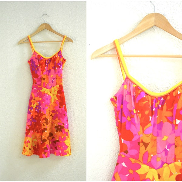 60s 70s Vintage  tiki dress Hawaiian Print Mini Dress Neon Pink Size XS Small// Vintage Sundress Dress Pink bombshell dress