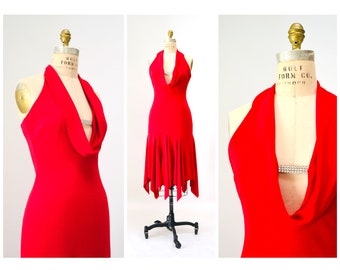 Vestido vermelho vintage anos 2000 com decote halter, tamanho XS (P), estilo anos 2000. Vestido sexy vermelho para festa/baile de formatura com decote drapeado, decote profundo e aplicações de strass.
