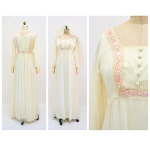 60s 70s Vintage Wedding Dress Small Long Sleeve Cream Conservative Floral Lace Pink Ribbon Wedding Gown Dress Chiffon Boho Wedding Dress image 2