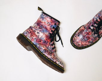 Increíble 90s ENGLAND Dr Martens Botas Mujeres 6 UNION Jack Queen// Vintage Doc Marten Botas UK 4 Hecho en Inglaterra Reino Unido Gran Bretaña