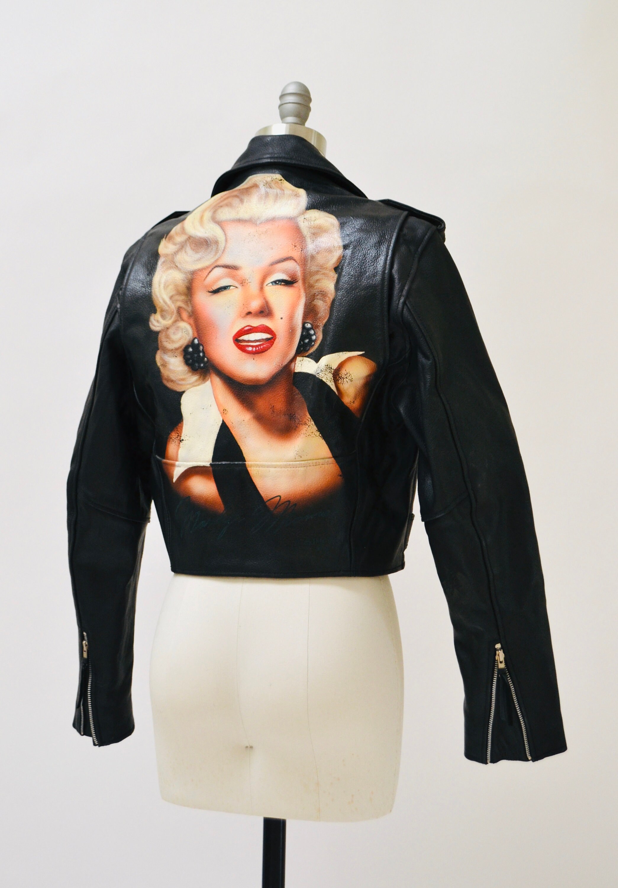 maririn様 Amazon.co.jp: ステンシルシート マリリンモンロー シルエット 3