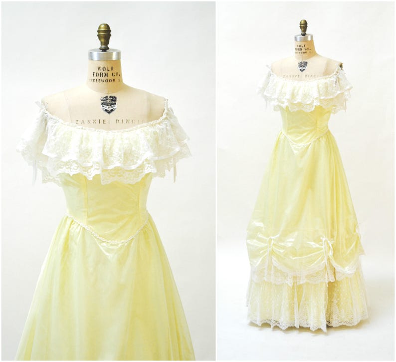 Vintage 80s Prom Dress Medium Yellow White Lace Bell Princess Costume Beauty and the Beast //80s Southern Bell Bridesmaid Dress Ball Gown 