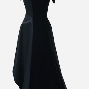 Vintage Escada Couture Black Evening Ball Gown Size 38 Small Black Velvet and Silk Black Evening Gown Dress off the shoulder 90s 00s Dress image 8