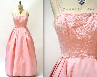 1950s Vintage Prom Dress Size Small Medium Pink// 1950s Vintage Bridesmaid Wedding Dress Evening Gown Beaded in Pink Size Small Medium