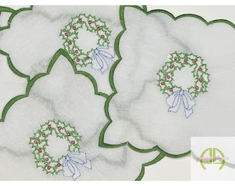 Scalloped Wreath Cocktail Napkins