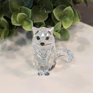 Swarovski Cat, Sitting