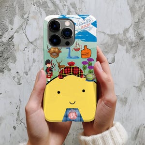WanderBlob in Schottland - Highland Adventure Robuste Handyhülle mit schottischen Symbolen und Tartan Anhänger