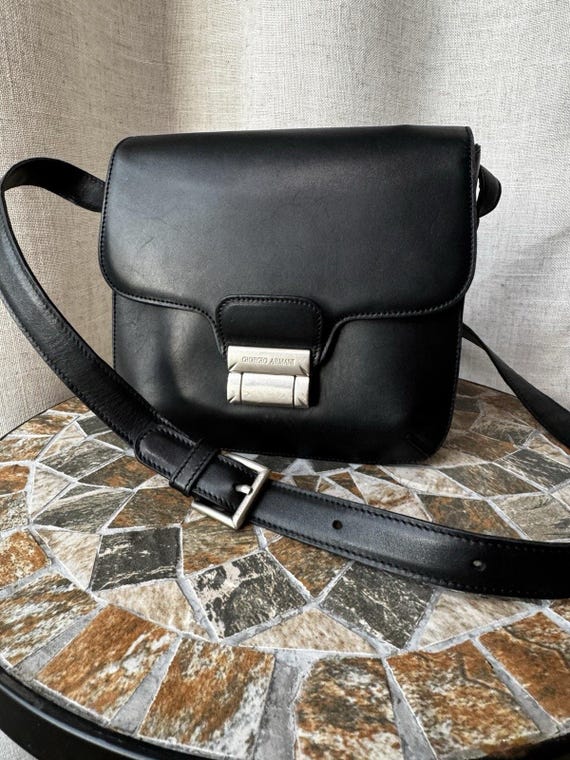 ジョルジオアルマーニ　レアバック ヴィンテージ ジョルジオ アルマーニ レザー リストア ショルダー