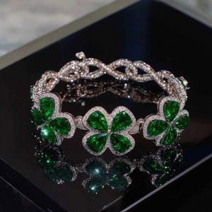 Moissanite Four-Leaf Clover Bracelet in Sterling Silver Luxury Green Moissanite Bracelet Unisex Moissanite Clover Bracelet