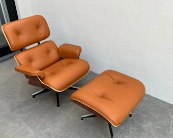 Mid-Century Modern Lounge Sessel und Ottomane Set, Brauner Stoff, Echtholz Furnier
