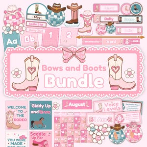 Może przedstawiać: Różowo-biały zestaw "Bows and Boots" z grafiką butów kowbojskich i kwiatów. Zawiera elementy kalendarza, dekoracyjne akcenty i tekst, taki jak "Giddy Up and Grow" i "Welcome to the Rodeo".
